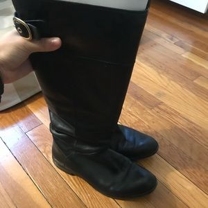 Slouchy riding boots with buckle